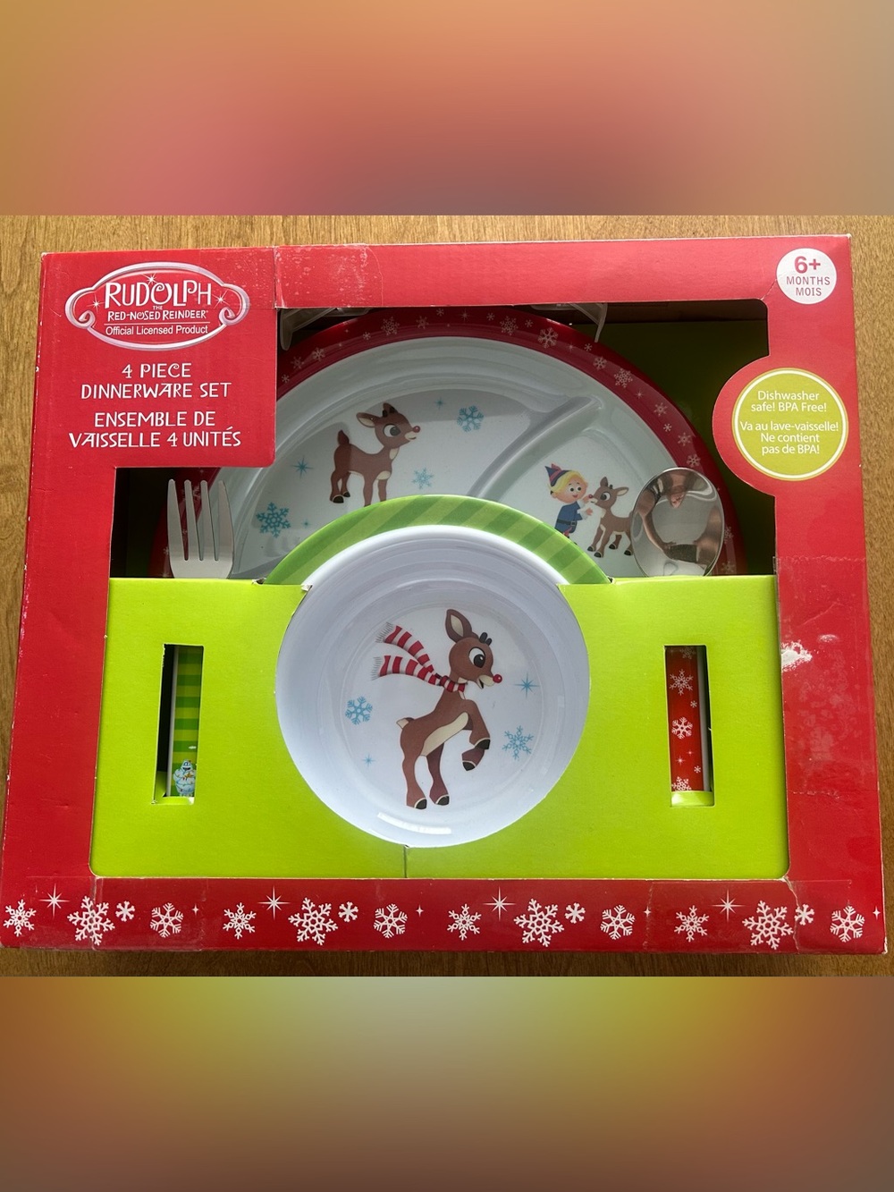 Rudolph Children's 4-Piece Plastic Dinnerware Set - Red & Green